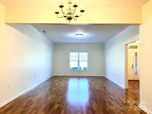 471 26th AVE NE #C, Hickory, NC 28601