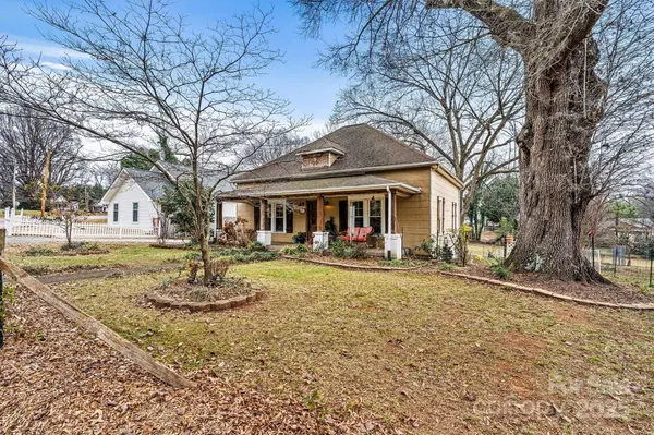 415 W C ST, Newton, NC 28658