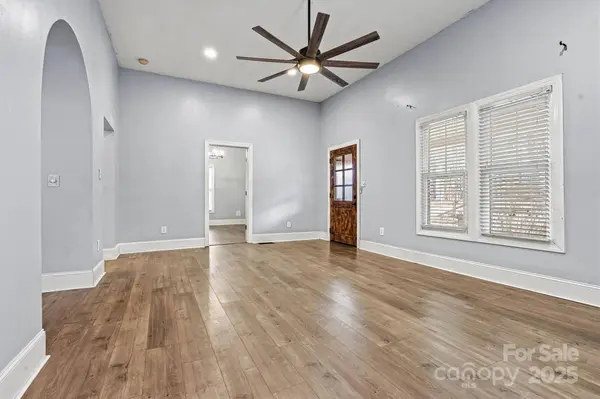 415 W C ST, Newton, NC 28658