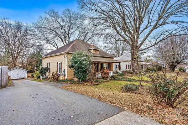 415 W C ST, Newton, NC 28658