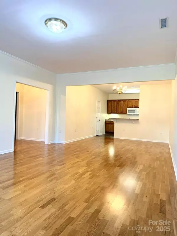 471 26th AVE NE #C, Hickory, NC 28601