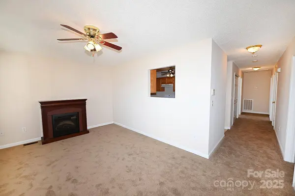 621 23rd ST NW, Hickory, NC 28601