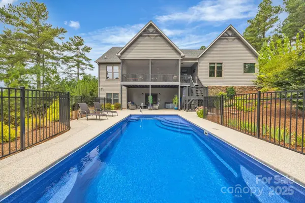 5751 Windward LN, Granite Falls, NC 28630