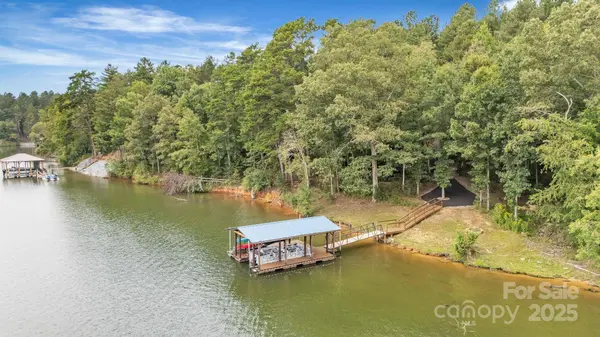 5751 Windward LN, Granite Falls, NC 28630