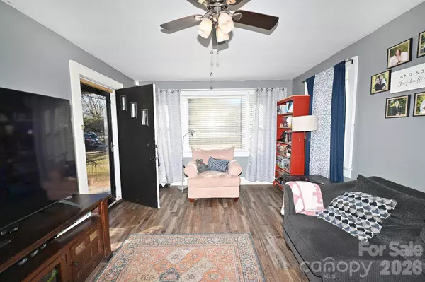 614 S Ashe AVE, Newton, NC 28658