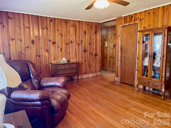 3988 Greenwood DR, Lenoir, NC 28645