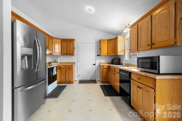 95 Chesterfield DR, Taylorsville, NC 28681