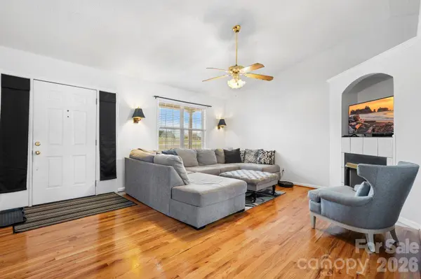 95 Chesterfield DR, Taylorsville, NC 28681