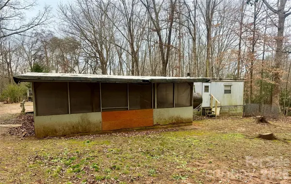 2715 39th AVE NE, Hickory, NC 28601