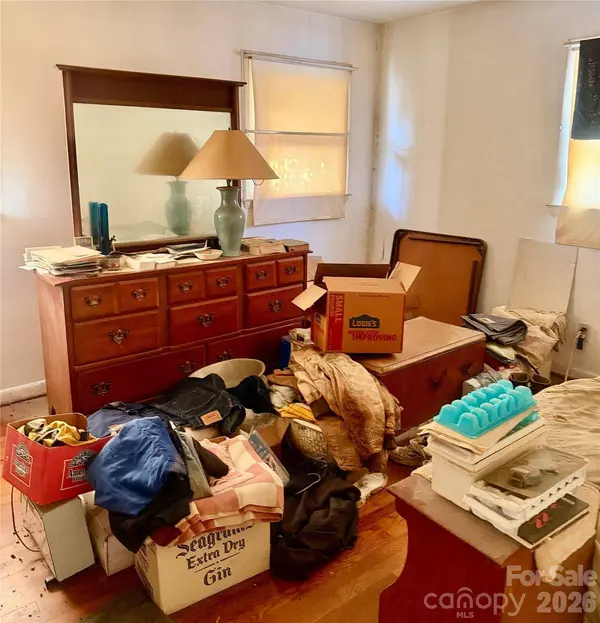 130 31st AVE NW, Hickory, NC 28601