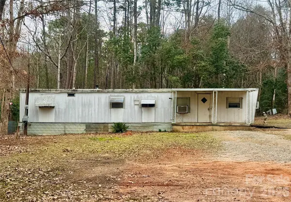 2715 39th AVE NE, Hickory, NC 28601