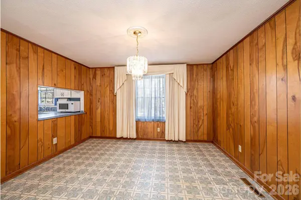 1005 2nd ST SE, Conover, NC 28613