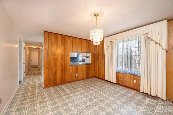 1005 2nd ST SE, Conover, NC 28613