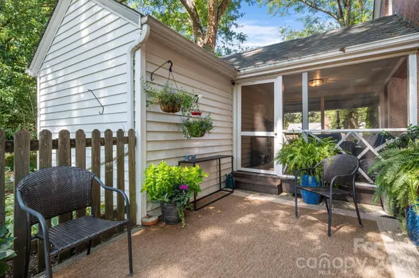 530 7th ST NW, Hickory, NC 28601