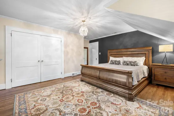 530 7th ST NW, Hickory, NC 28601