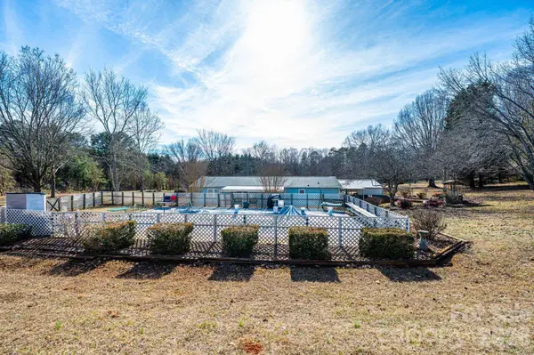 5876 Leil RD, Hickory, NC 28602