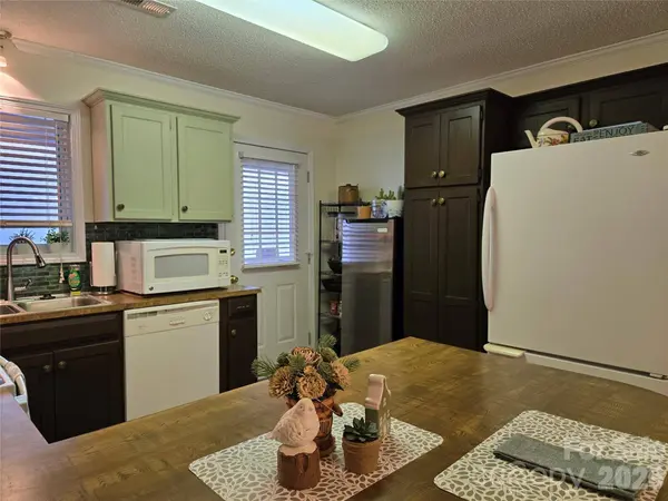 505 2nd Street PL NE #D2, Conover, NC 28613