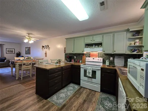 505 2nd Street PL NE #D2, Conover, NC 28613