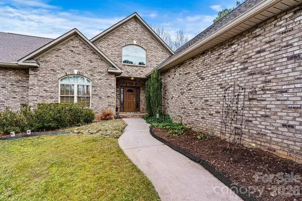 6124 Plantation Pointe, Granite Falls, NC 28630