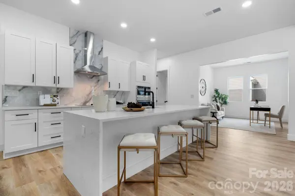 1207 39th AVE NE, Hickory, NC 28601