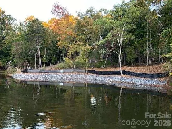 5747 Lake Pointe DR, Granite Falls, NC 28630