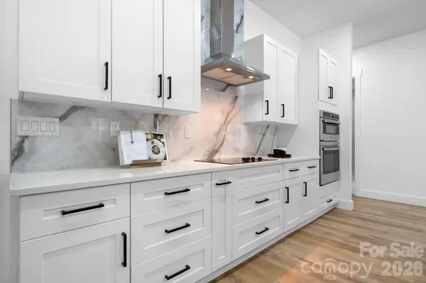 1207 39th AVE NE, Hickory, NC 28601