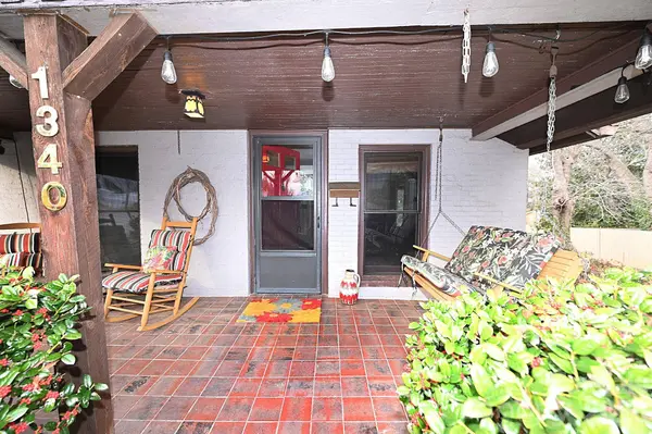 1340 1st Avenue PL NW, Hickory, NC 28601