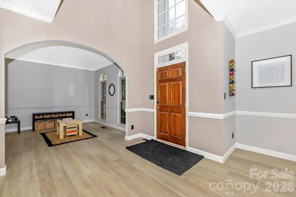 636 Sentinel Oak LN, Charlotte, NC 28214
