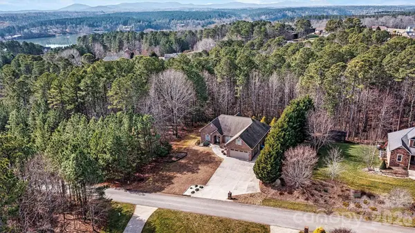 5699 Long Bay DR, Granite Falls, NC 28630