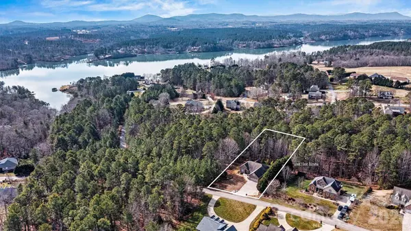 5699 Long Bay DR, Granite Falls, NC 28630