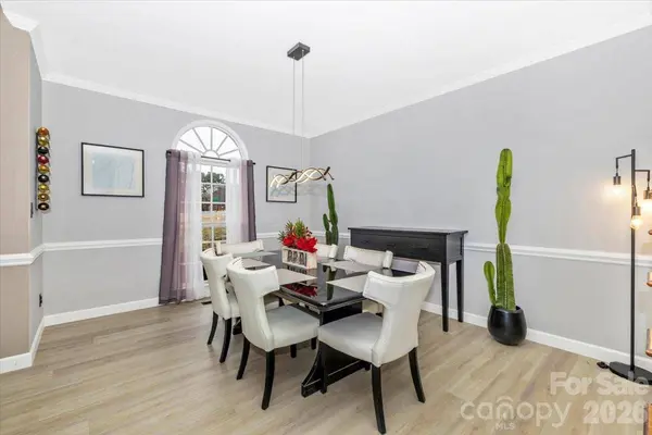 636 Sentinel Oak LN, Charlotte, NC 28214