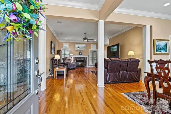 5699 Long Bay DR, Granite Falls, NC 28630