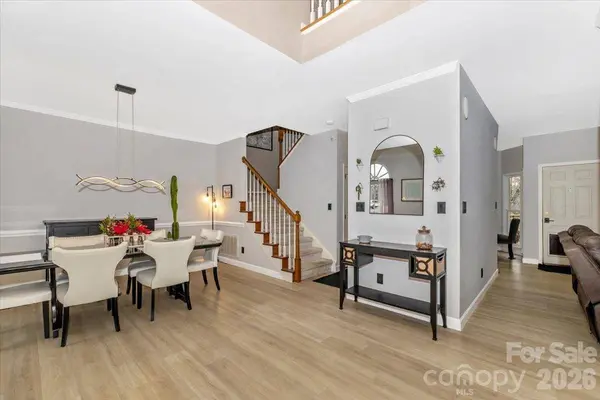 636 Sentinel Oak LN, Charlotte, NC 28214