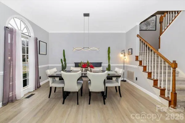 636 Sentinel Oak LN, Charlotte, NC 28214
