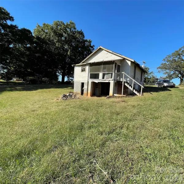 325 29th Avenue DR NW #TR 1, Hickory, NC 28601