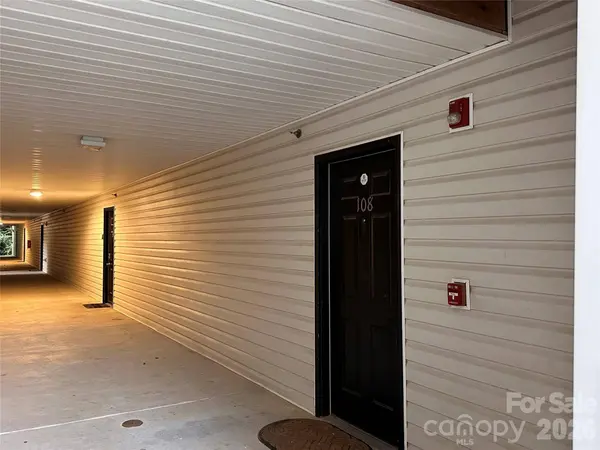 5236 HILLTOP RD, Jamestown, NC 27282