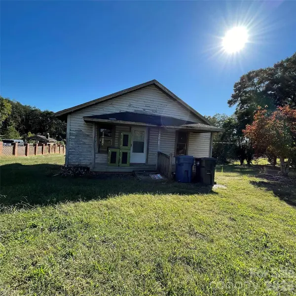 325 29th Avenue DR NW #TR 1, Hickory, NC 28601