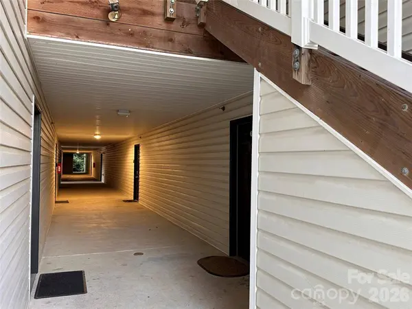 5236 HILLTOP RD, Jamestown, NC 27282