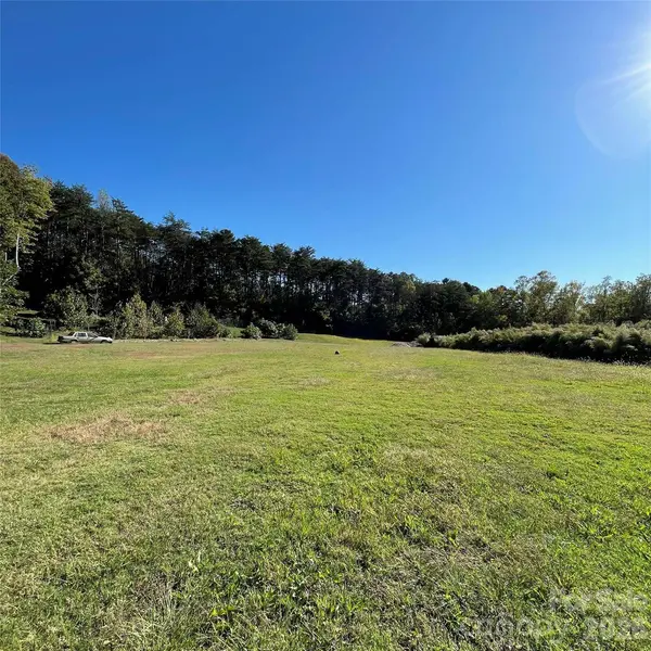 325 29th Avenue DR NW #TR 1, Hickory, NC 28601