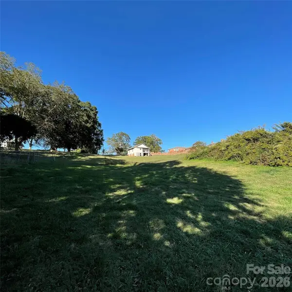 325 29th Avenue DR NW #TR 1, Hickory, NC 28601