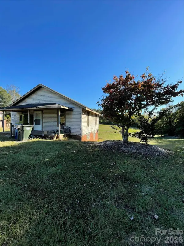 325 29th Avenue DR NW #TR 1, Hickory, NC 28601