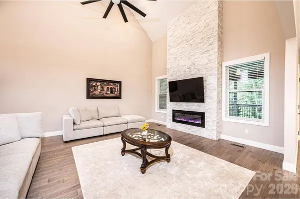 754 River Bend DR, Granite Falls, NC 28630