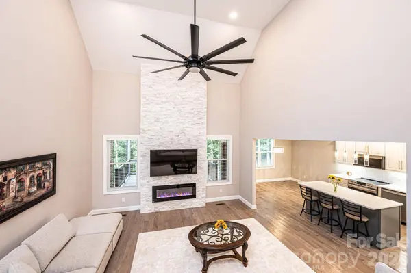 754 River Bend DR, Granite Falls, NC 28630