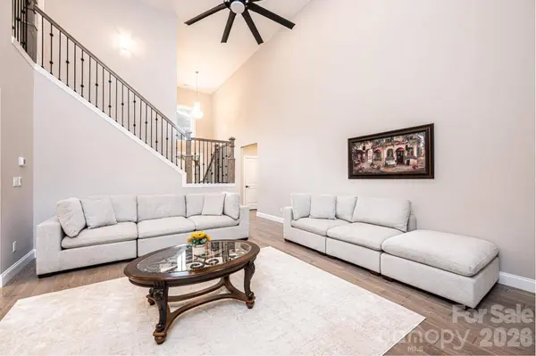 754 River Bend DR, Granite Falls, NC 28630