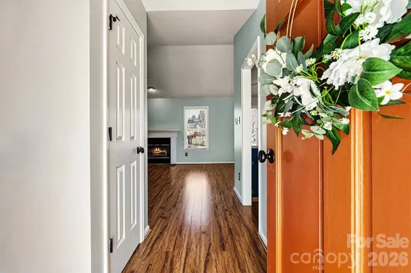 1714 Indian Springs DR NW, Conover, NC 28613