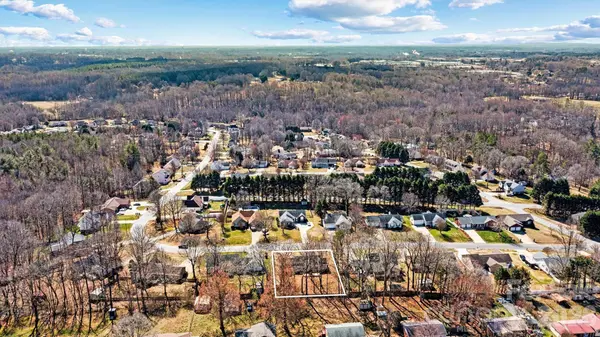 1714 Indian Springs DR NW, Conover, NC 28613