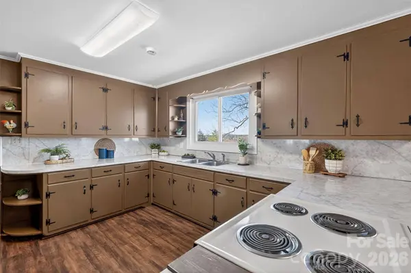 1708 Emmanuel Church RD, Conover, NC 28613