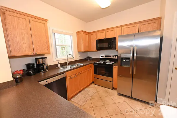 1360 21st AVE NE, Hickory, NC 28601