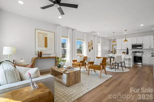 2119 - 2111 24th Street LN SE, Hickory, NC 28602