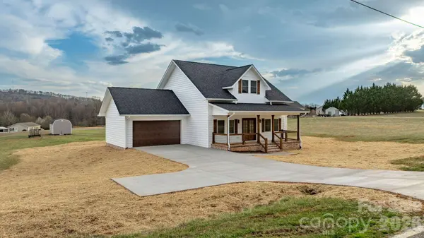 1284 Jay Burke RD, Taylorsville, NC 28681